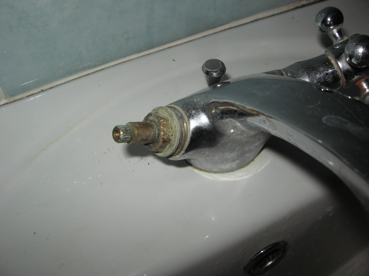 Как разобрать смеситель GROHE. снять шланги и добраться до кранбуксы. - YouTube